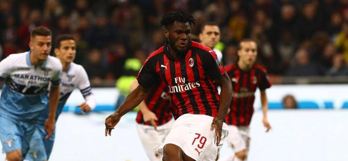  米兰双雄争抢比利时天才，埃因霍温中场成焦点  