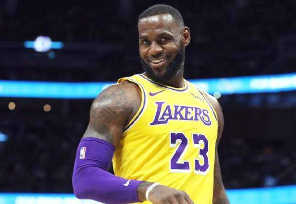  南特反击犀利高效，快速转换打进两球击溃圣埃蒂安